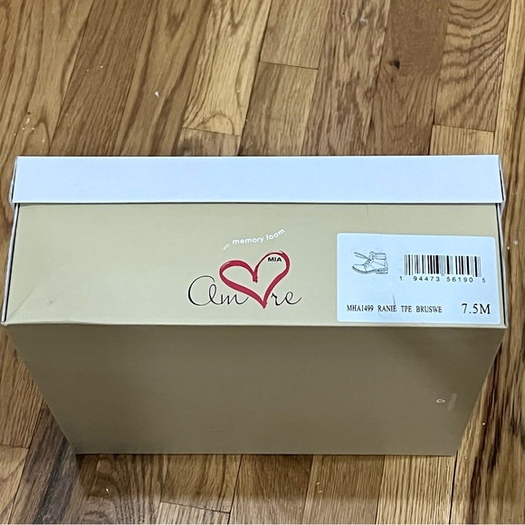 BRAND NEW WITH BOX MIA RANIE BOOTS IN TAUPE SIZE 7.5